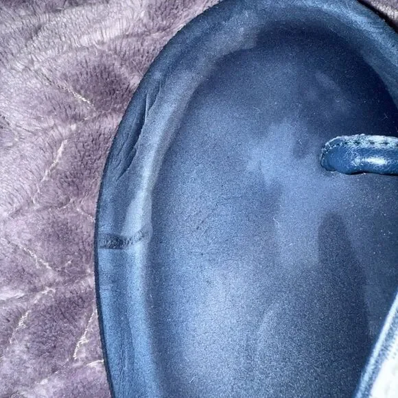 Michael Kors Monogram Flip Flops - Picture 5 of 8